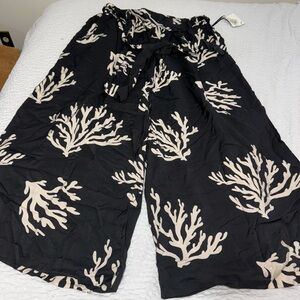 Black and Cream Coral Print Pants NWT